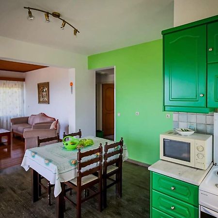 Keri Me Away - Argo'S Summer Poolside Retreats Villa Екстериор снимка