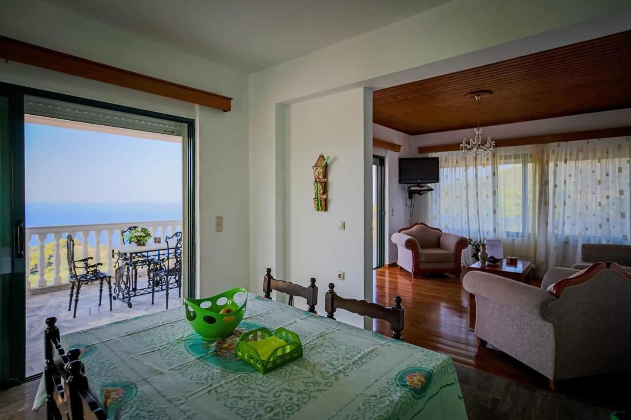 Keri Me Away - Argo'S Summer Poolside Retreats Villa Екстериор снимка