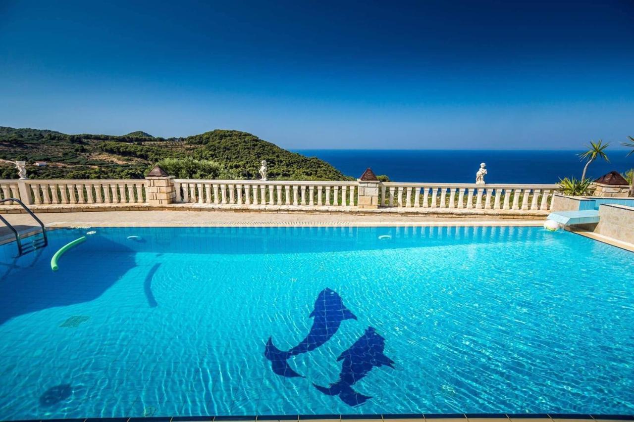 Keri Me Away - Argo'S Summer Poolside Retreats Villa Екстериор снимка